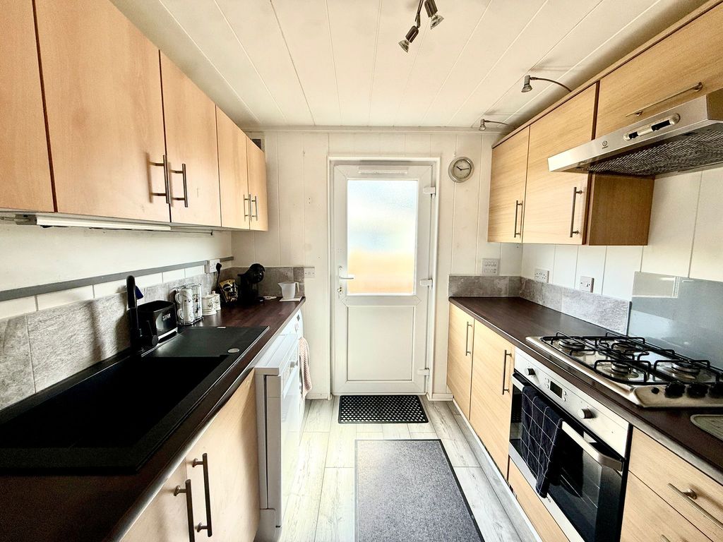 Rose Crescent Pavenham